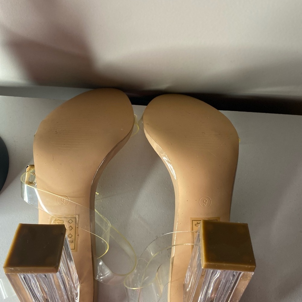Clear Fashion Nova block heels-Size 9- Never worn - Picture 3 of 3
